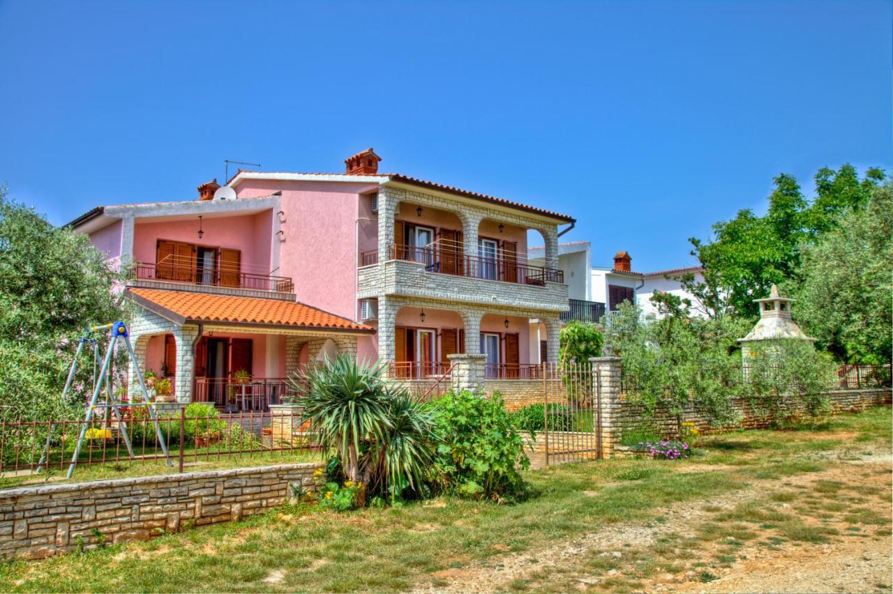 Comfortable Apartments In Peroj Near The Sea Ngoại thất bức ảnh