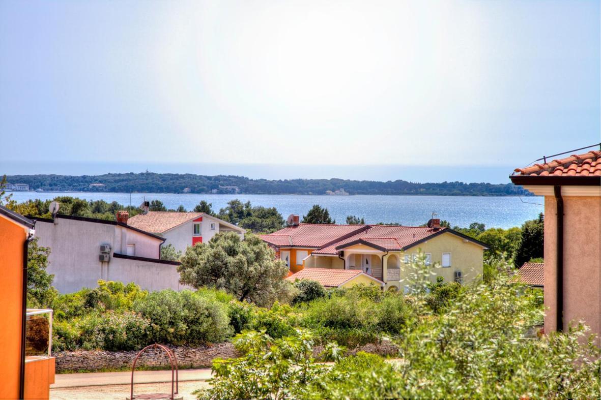 Comfortable Apartments In Peroj Near The Sea Ngoại thất bức ảnh