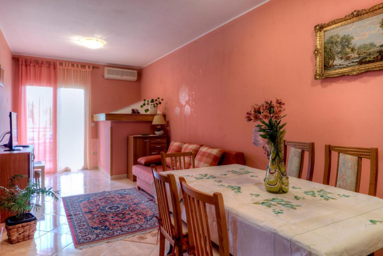 Comfortable Apartments In Peroj Near The Sea Ngoại thất bức ảnh