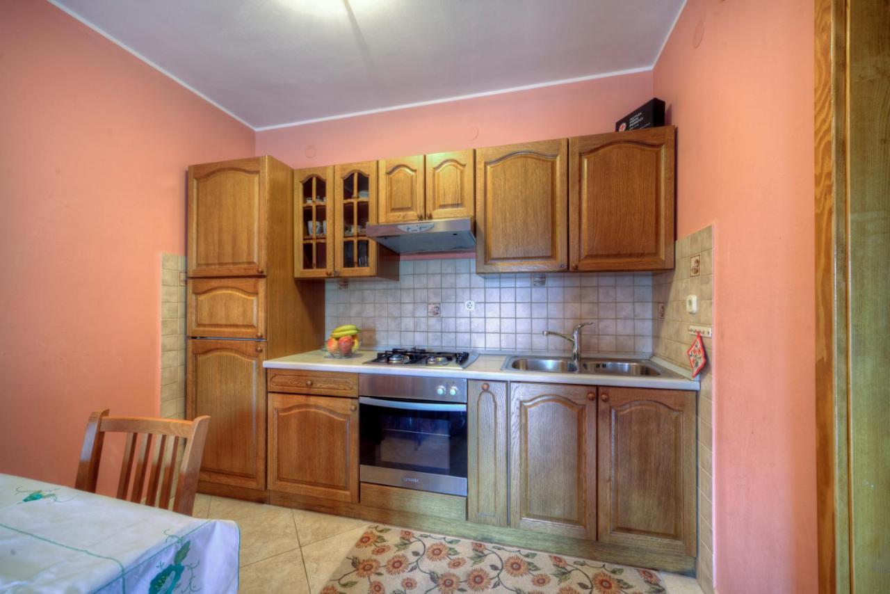 Comfortable Apartments In Peroj Near The Sea Ngoại thất bức ảnh