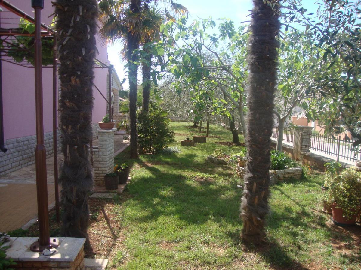 Comfortable Apartments In Peroj Near The Sea Ngoại thất bức ảnh